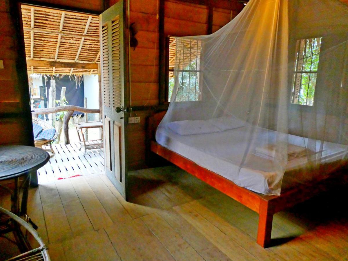 The Plantation Pansiyon Kampot Dış mekan fotoğraf